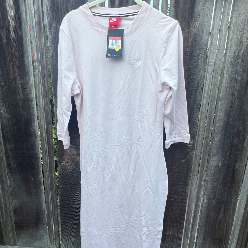Size L - NWT - Light pink Nike bodycon shirt dress